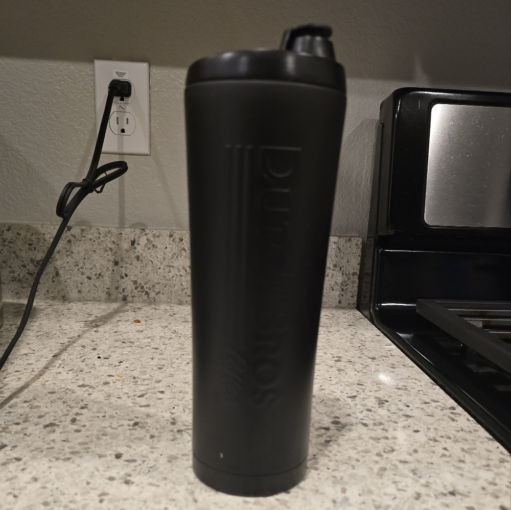 20oz Dutch Bros Container Like New